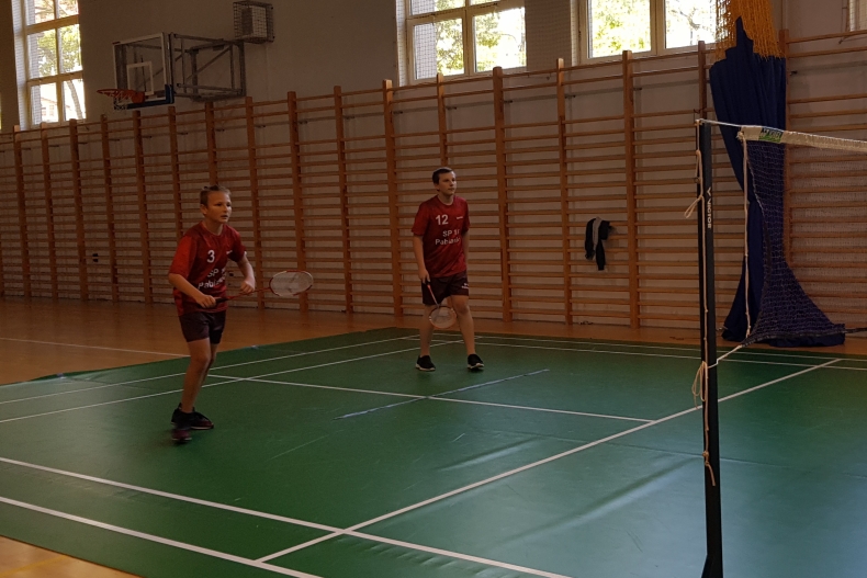 zawody w badmintonie
