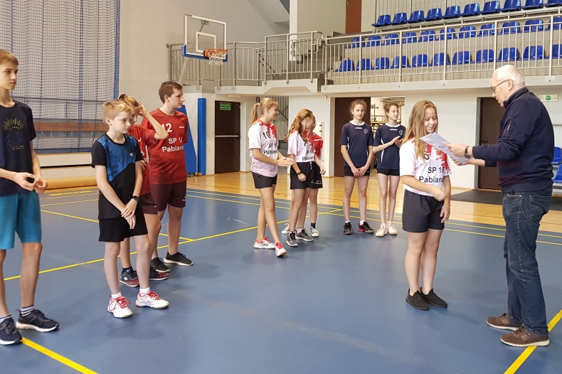 zawody w badmintonie