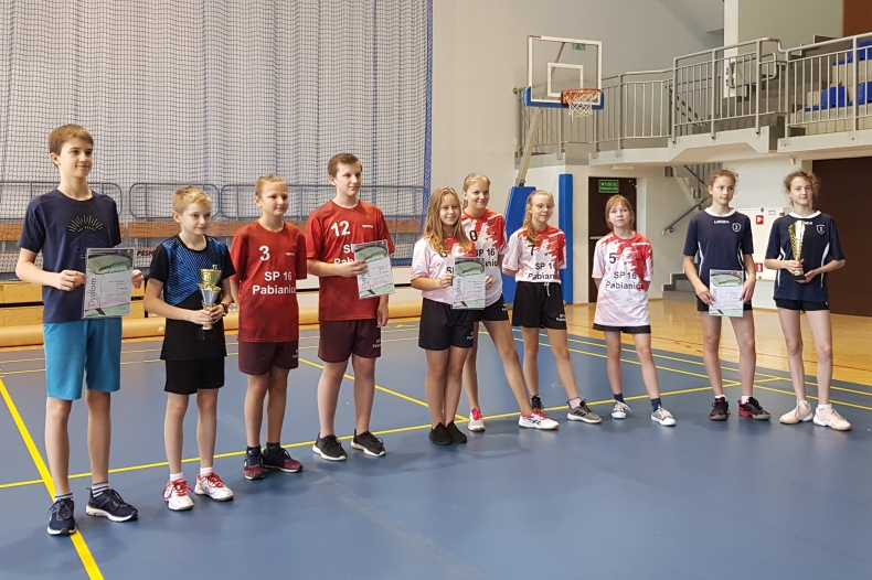 zawody w badmintonie