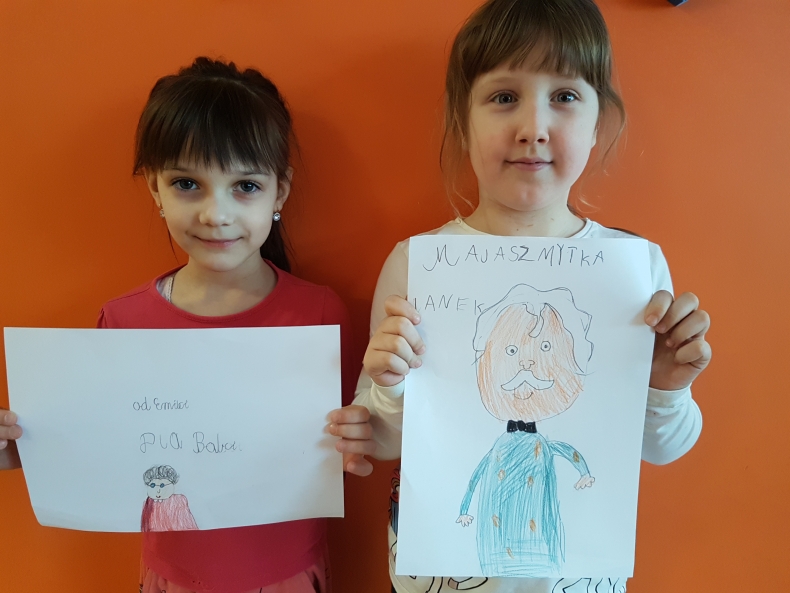 dzieci prezentuj swoje prace