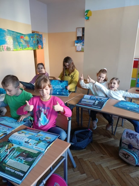 uczniowie tworz projekt