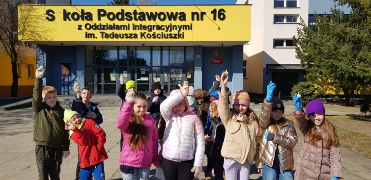uczniowie sadz onkile