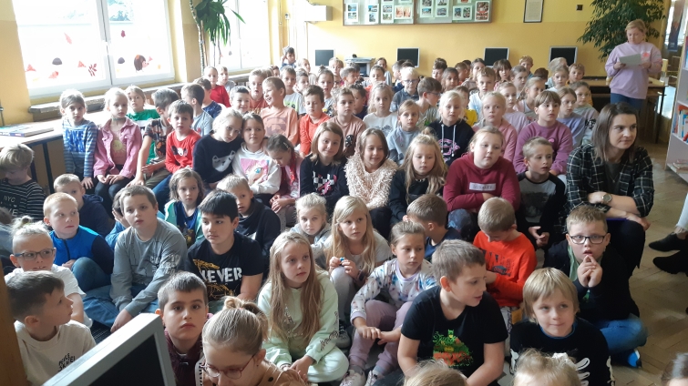 dzieci czytaj