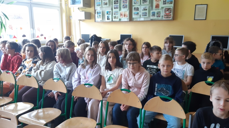 dzieci czytaj