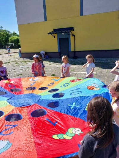 KOLOROWY TYDZIE W WIETLICY