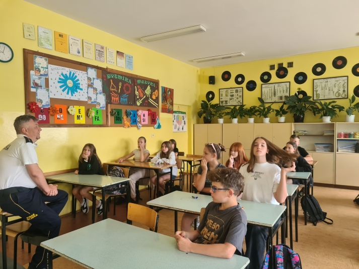 ZAJCIA PROFILAKTYCZNE Z FUNKCJONARIUSZEM STRAY MIEJSKIEJ