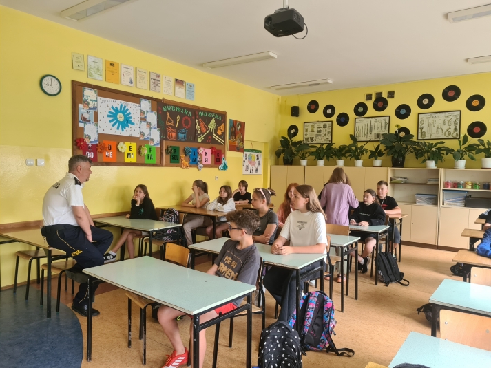 ZAJCIA PROFILAKTYCZNE Z FUNKCJONARIUSZEM STRAY MIEJSKIEJ