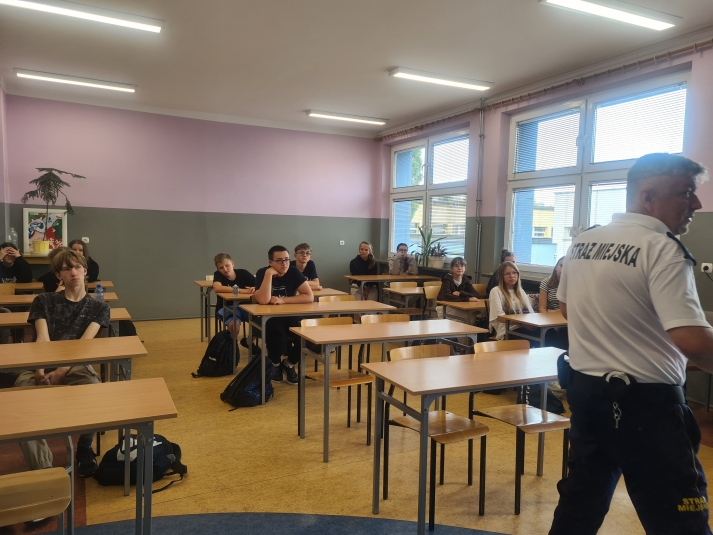 ZAJCIA PROFILAKTYCZNE Z FUNKCJONARIUSZEM STRAY MIEJSKIEJ