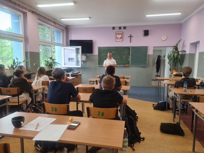 ZAJCIA PROFILAKTYCZNE Z FUNKCJONARIUSZEM STRAY MIEJSKIEJ