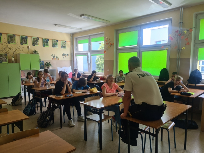 ZAJCIA PROFILAKTYCZNE Z FUNKCJONARIUSZEM STRAY MIEJSKIEJ