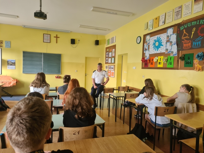 ZAJCIA PROFILAKTYCZNE Z FUNKCJONARIUSZEM STRAY MIEJSKIEJ