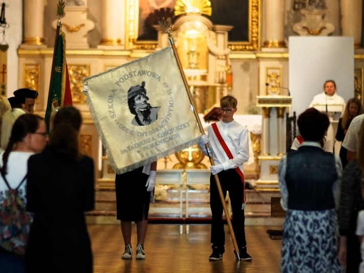 POWICENIE SZTANDARU NASZEJ SZKOY