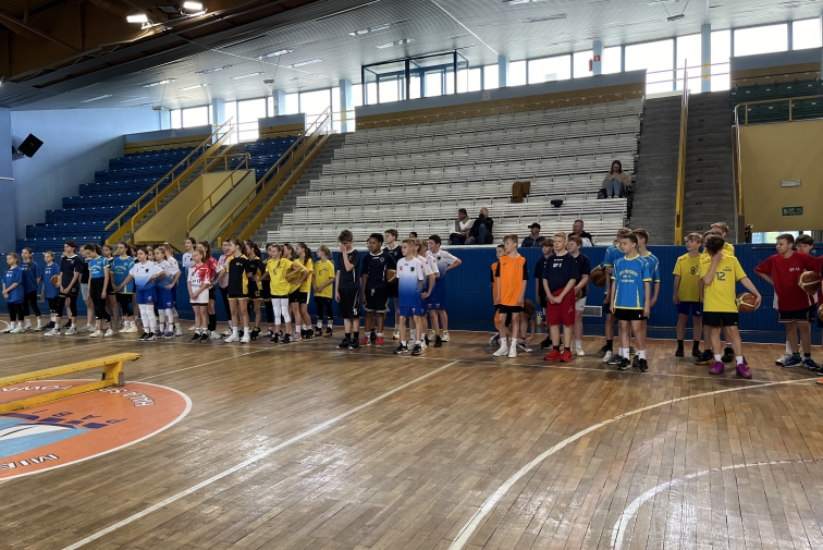 NASZE DIEWCZTA MISTRZYNIAMI POWIATU W KOSZYKWCE 3x3 