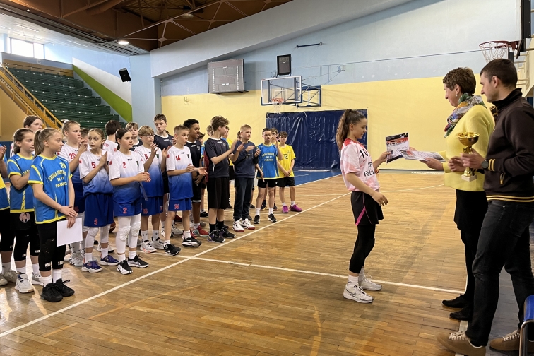 NASZE DIEWCZTA MISTRZYNIAMI POWIATU W KOSZYKWCE 3x3 