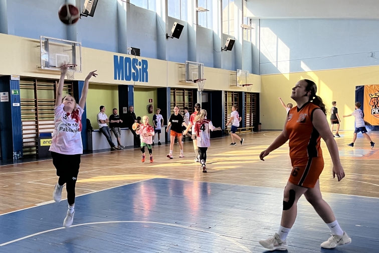 DZIEWCZTA WICEMISTRZYNIAMI PӣFINAU WOJEWDZKIEGO W KOSZYKWCE 3X3 