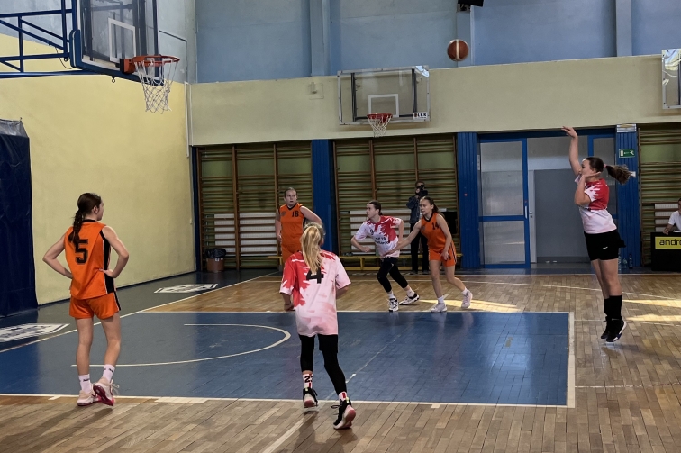 DZIEWCZTA WICEMISTRZYNIAMI PӣFINAU WOJEWDZKIEGO W KOSZYKWCE 3X3 