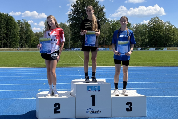 DZIEWCZTA MISTRZYNIAMI POWIATU W CZWRBOJU LEKKOATLETYCZNYM!!!