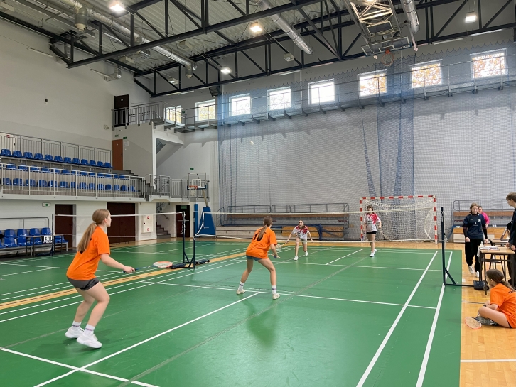 NASZE DZIEWCZTA WICEMISTRZYNIAMI WOJEWDZTWA DZKIEGO W BADMINTONIE!!