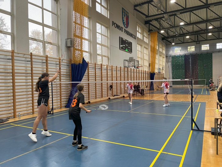 NASZE DZIEWCZTA WICEMISTRZYNIAMI WOJEWDZTWA DZKIEGO W BADMINTONIE!!
