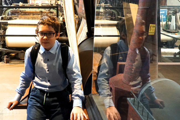WYCIECZKA KLAS 6B I 6C DO TEATRU ARLEKIN I MUZEUM FABRYKI