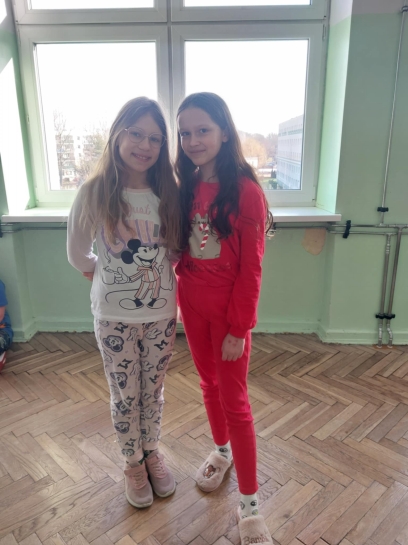 DZIE W PIAMIE 