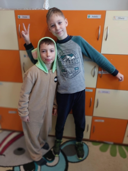 DZIE W PIAMIE 