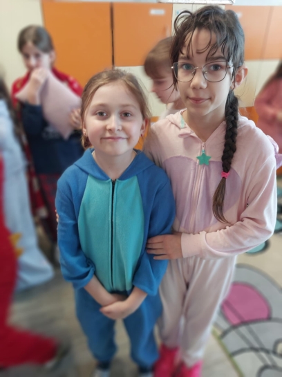 DZIE W PIAMIE 