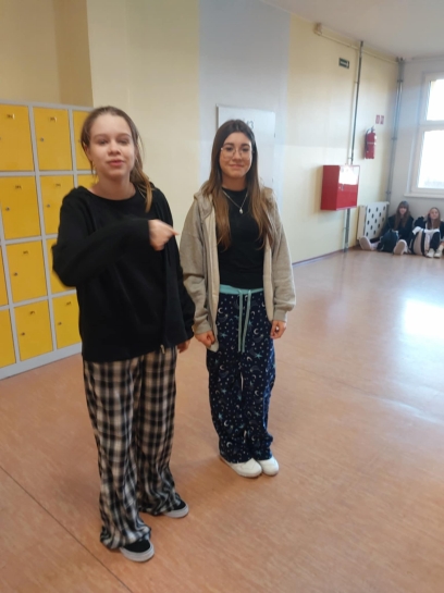 DZIE W PIAMIE 