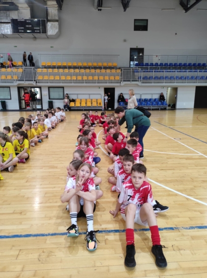POWIATOWE IGRZYSKA W GRACH I ZABAWACH RUCHOWYCH