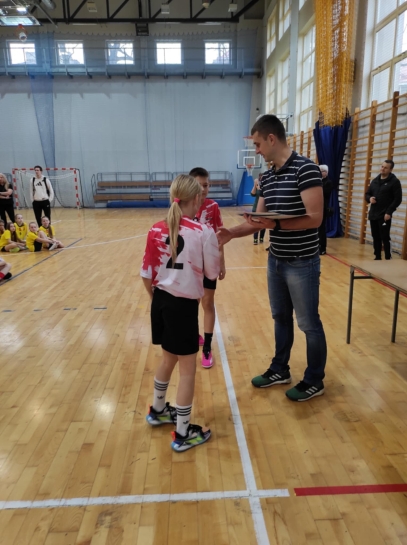 POWIATOWE IGRZYSKA W GRACH I ZABAWACH RUCHOWYCH