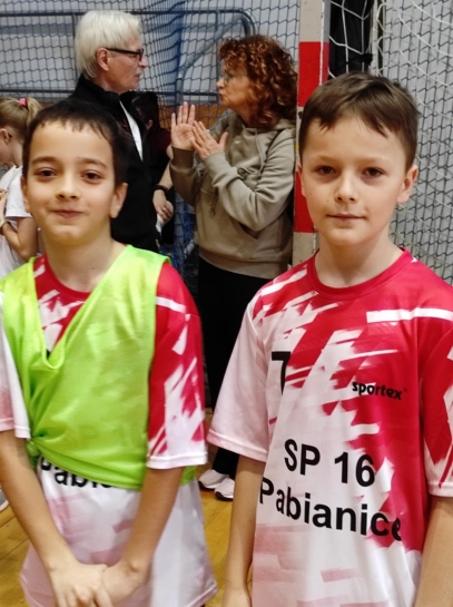 POWIATOWE IGRZYSKA W GRACH I ZABAWACH RUCHOWYCH