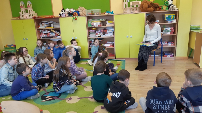 MIDZYNARODOWY DZIE KSIKI DLA DZIECI