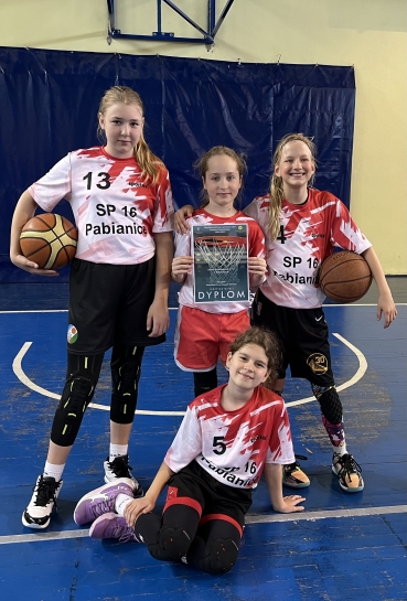ROSN  NAM  MODE GWIAZDY  KOSZA  3x3