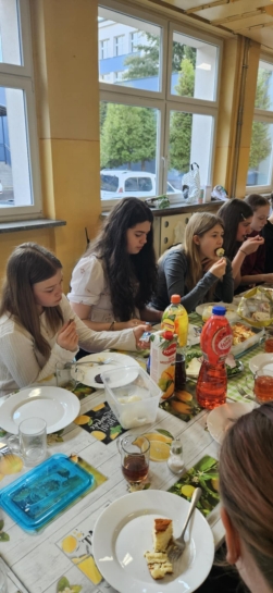 25.04 WIELKANOCNE NIADANIE