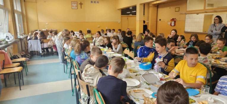 25.04 WIELKANOCNE NIADANIE