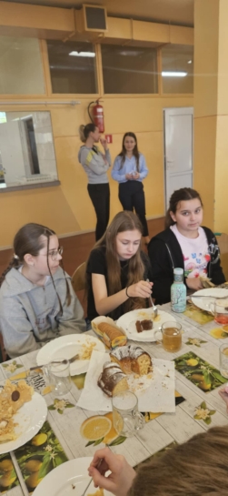 25.04 WIELKANOCNE NIADANIE