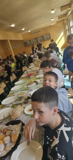 25.04 WIELKANOCNE NIADANIE