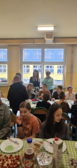 25.04 WIELKANOCNE NIADANIE