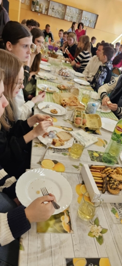 25.04 WIELKANOCNE NIADANIE