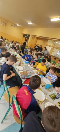 25.04 WIELKANOCNE NIADANIE