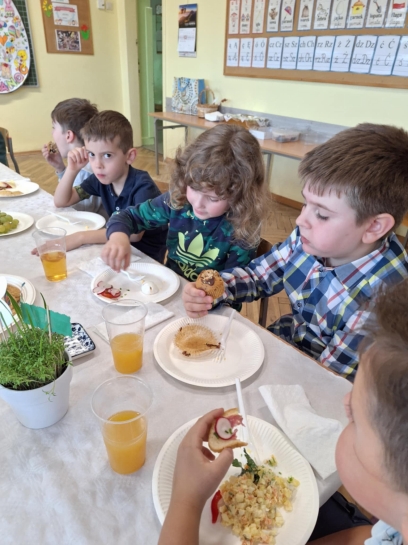 25.04 WIELKANOCNE NIADANIE
