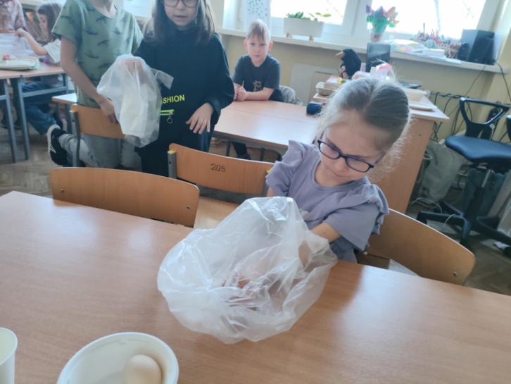 25.04 WIELKANOCNE NIADANIE