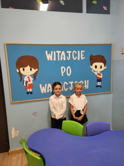 PIERWSZY TYDZIE�  W �WIETLICY JU� ZA NAMI