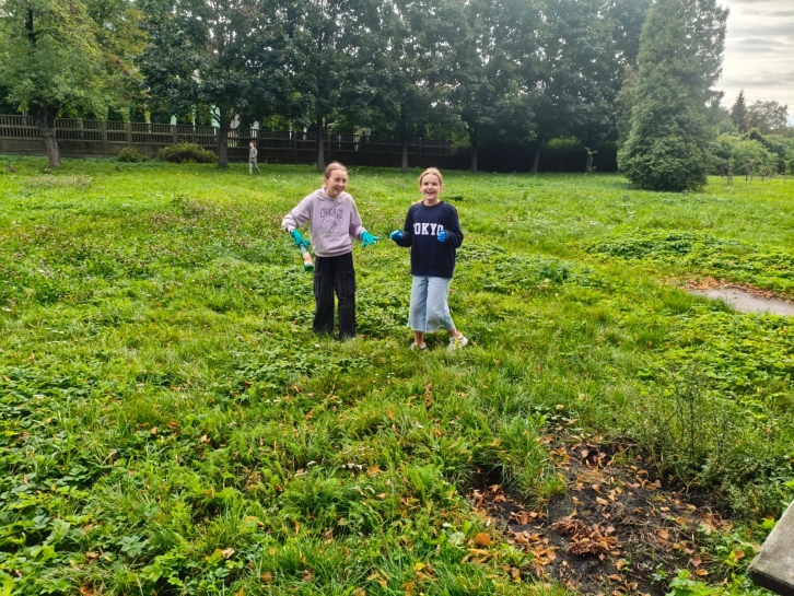 AKCJA SPRZ�TANIE �WIATA