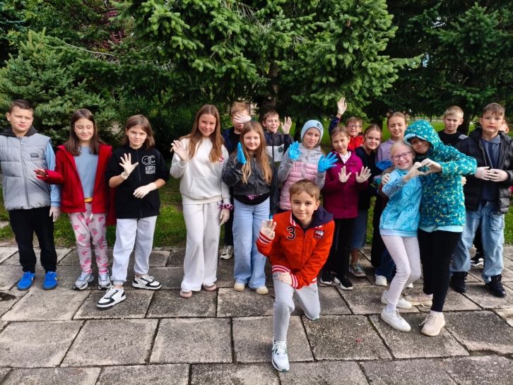 AKCJA SPRZ�TANIE �WIATA