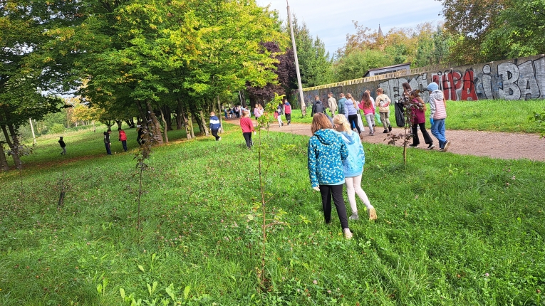 AKCJA SPRZ�TANIE �WIATA