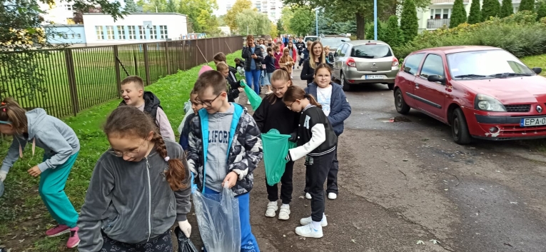 AKCJA SPRZ�TANIE �WIATA