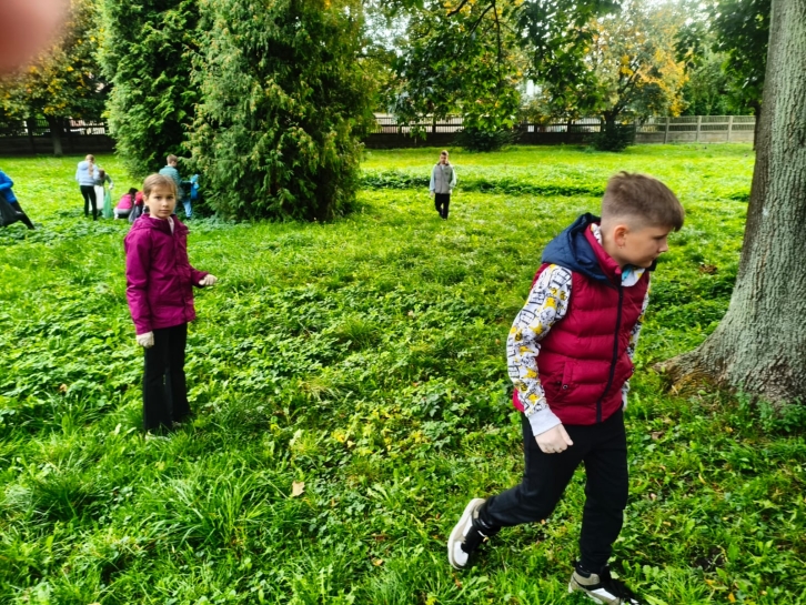 AKCJA SPRZ�TANIE �WIATA