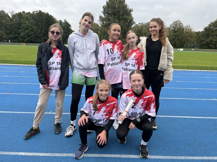 MISTRZOSTWA POWIATU PABIANICKIEGO W SZTAFETOWYCH BIEGACH PRZE�AJOWYCH&nbsp;