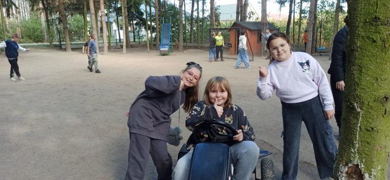 WYCIECZKA KLAS 4A i 4B DO NIEBOROWA I BOLIMOWA